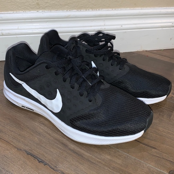 nike downshifter 7 black and white